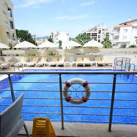 马尔马里斯城市酒店 3*