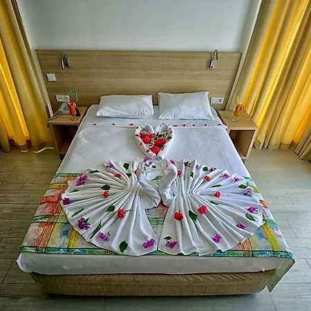 City Hotel Marmaris 호텔