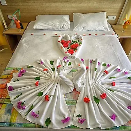 City Hotel Marmaris 호텔 3*