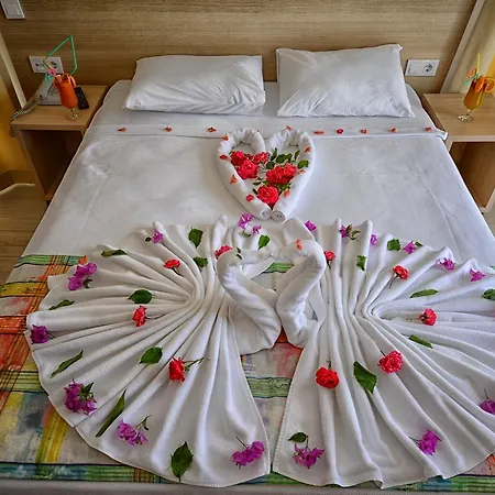 City Hotel Marmaris 3* 말마리스