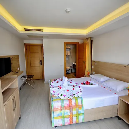 City Hotel Marmaris מלון 3*